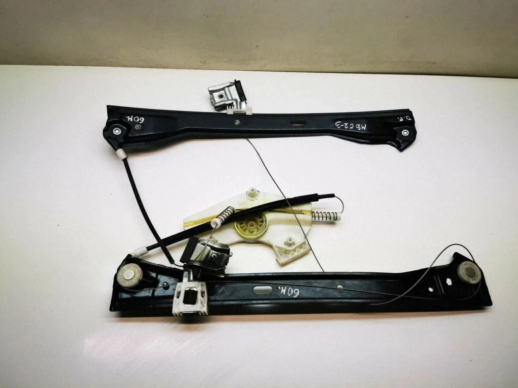 Front window lifting mechanism without motor – right