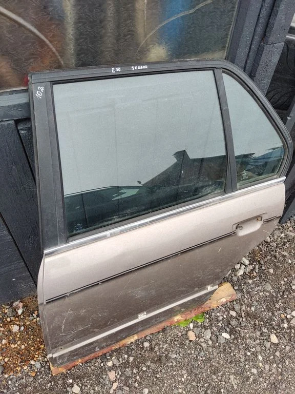 Rear door 43R000981