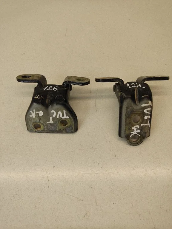 Rear door hinge set