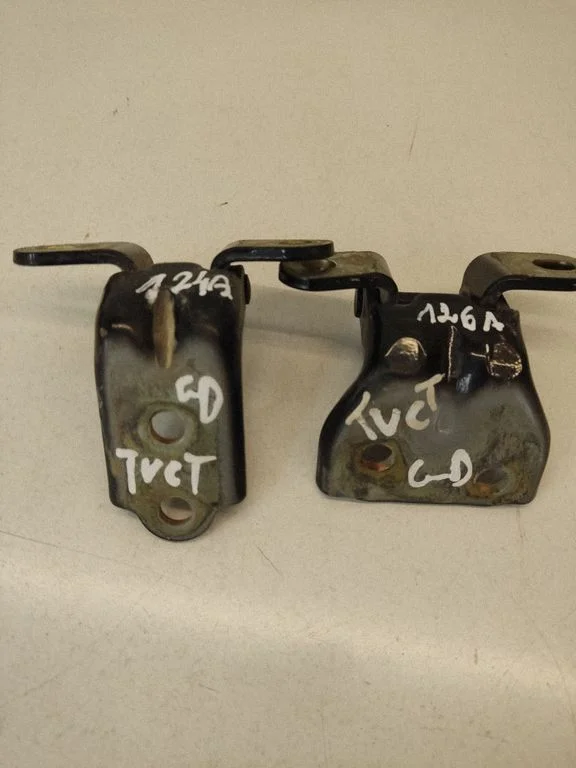 Rear door hinge set