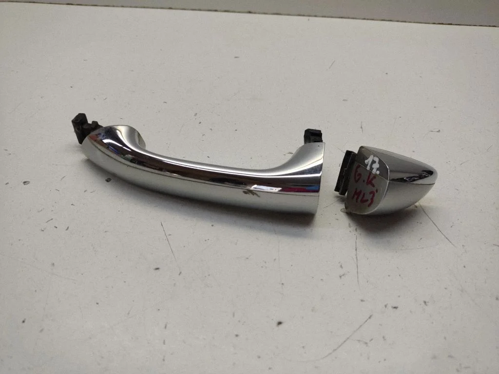 Tagaukse välimine käepide A1647600570