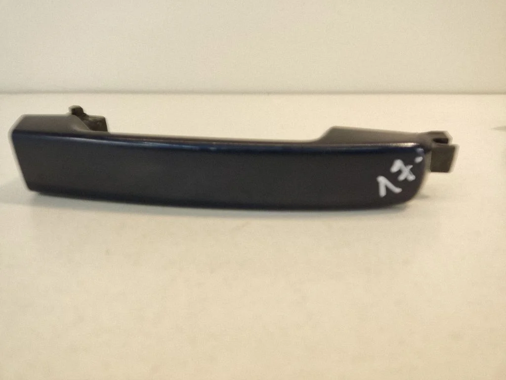 Tagaukse välimine käepide – Nissan Qashqai+2 (2008-2010)