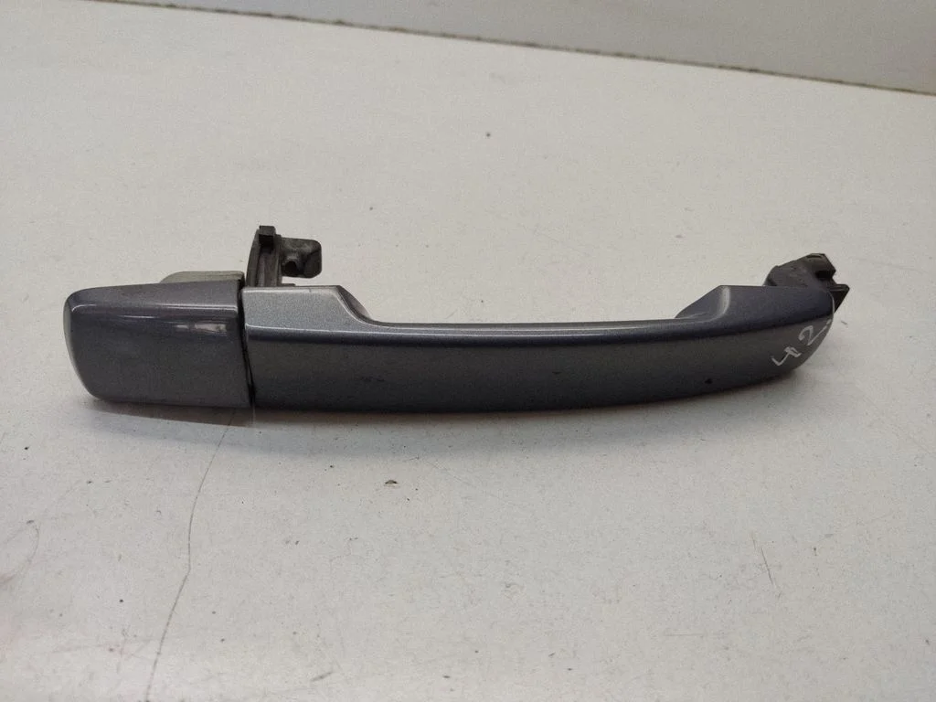 Tagaukse välimine käepide – Nissan Qashqai+2 (2008-2010)