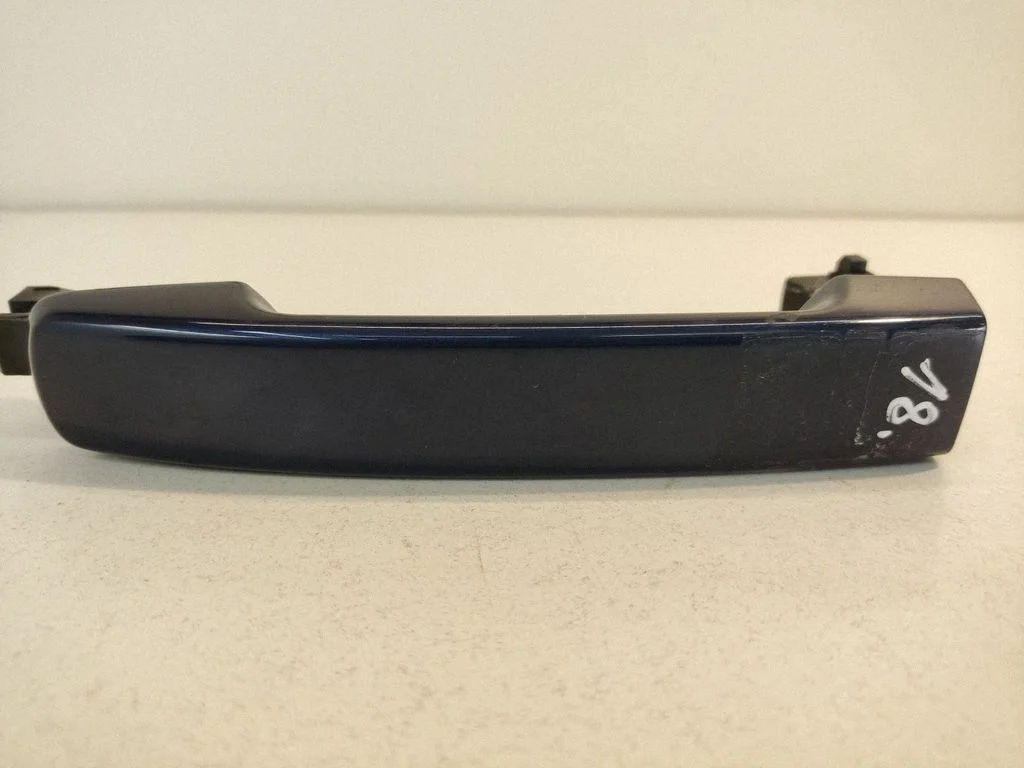 Tagaukse välimine käepide – Nissan Qashqai+2 (2008-2010)