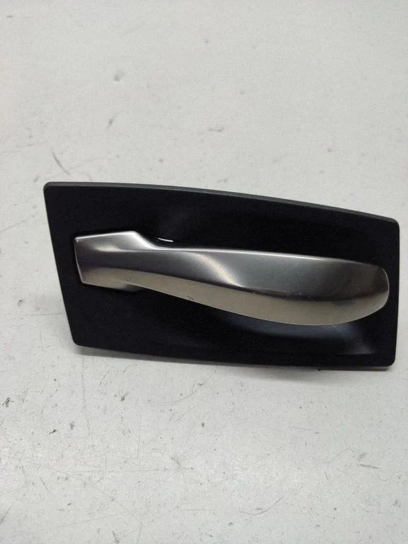 Rear door interior handle 7034288