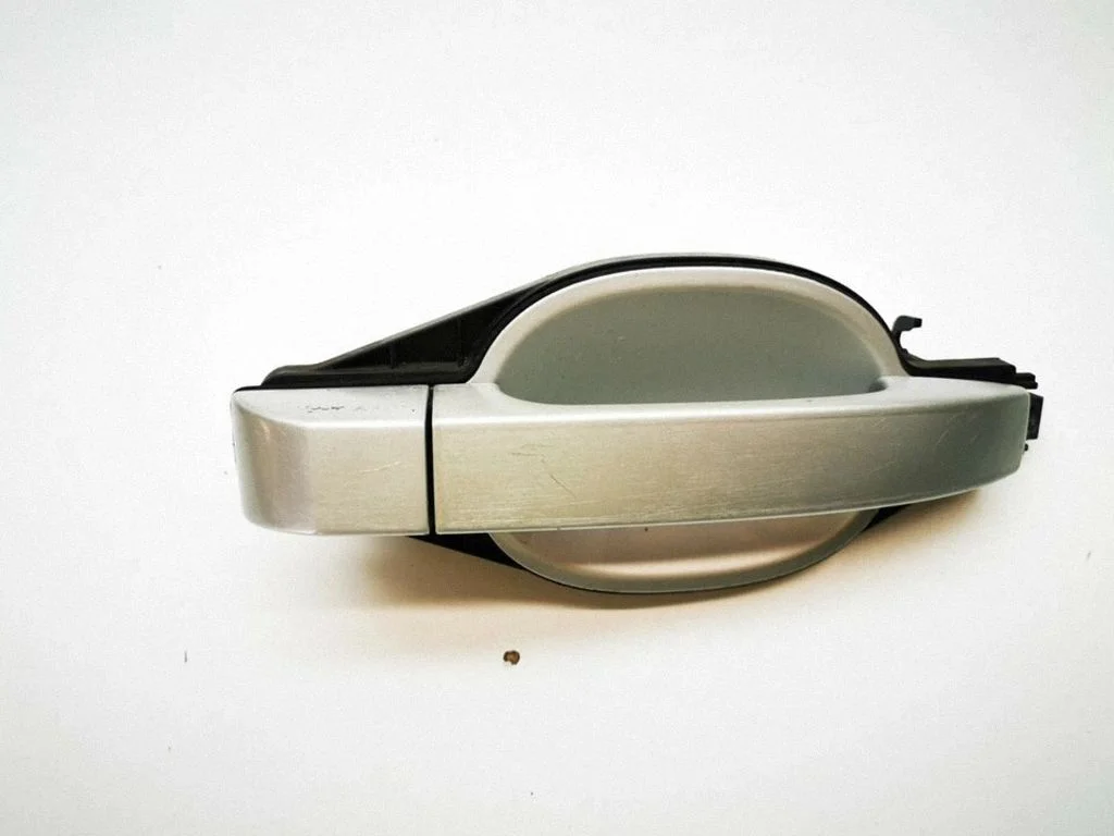 Rear door exterior handle 7042484
