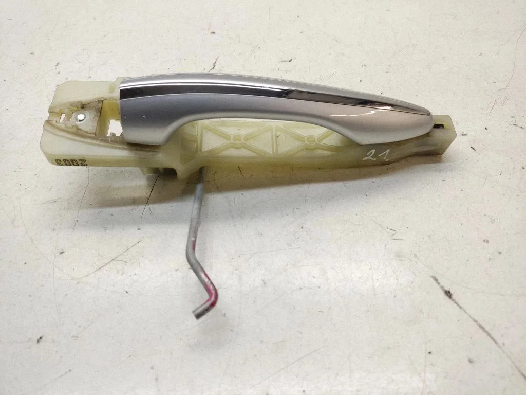 Rear door exterior handle – rear right