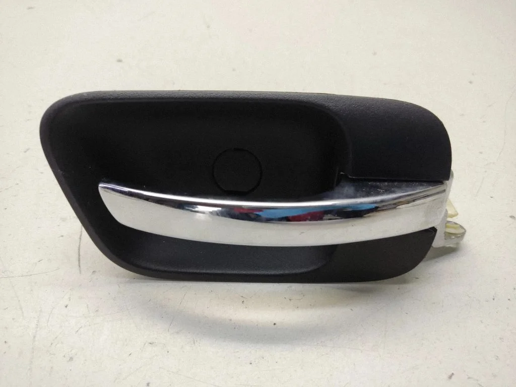 Rear door interior handle 1070402