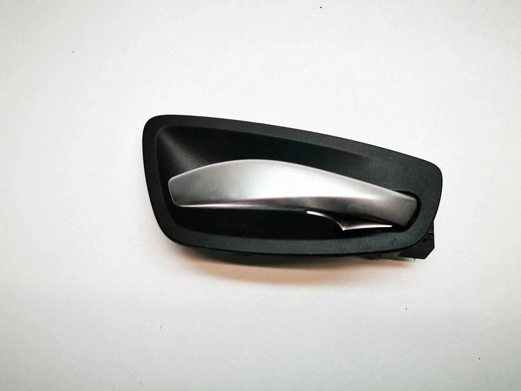 Rear door interior handle 6962102