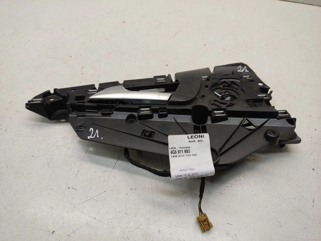 Rear door interior handle 4G0839019