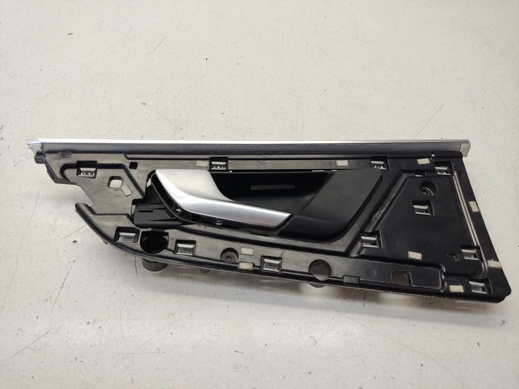 Rear door interior handle – Audi Q7 4M (2015-)