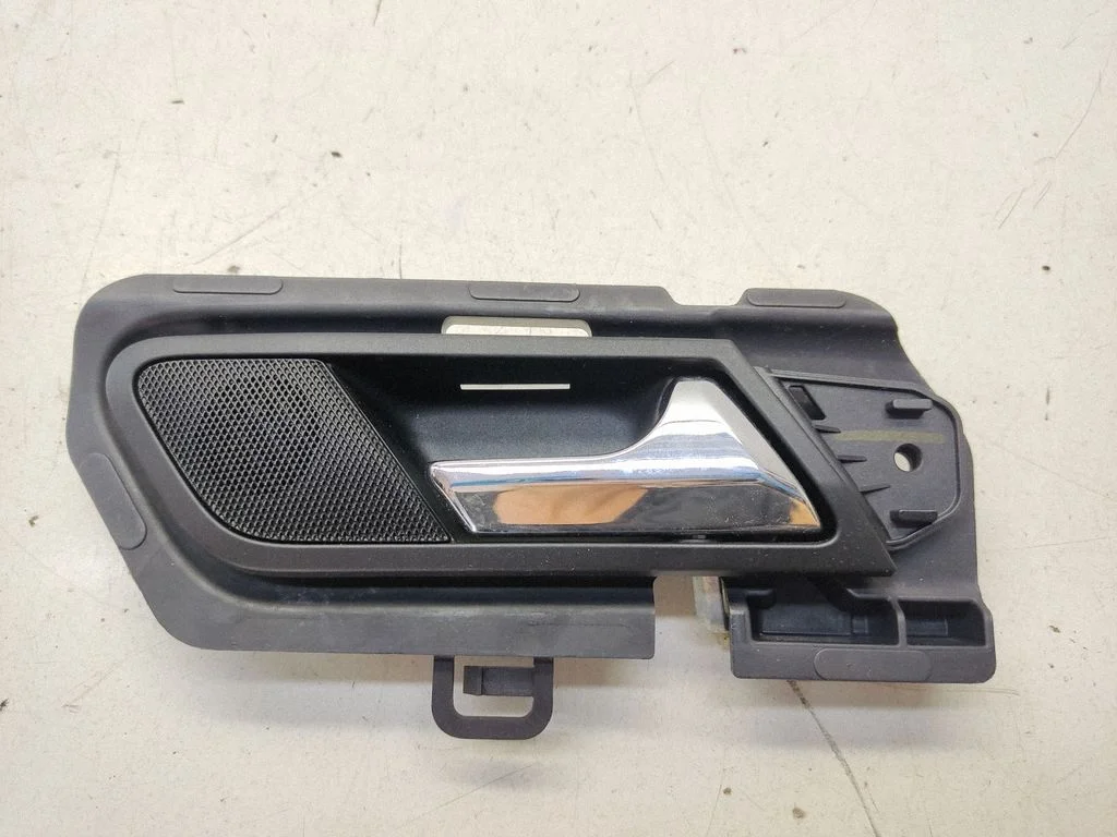 Rear door interior handle – Mercedes-Benz R-Class W251 (2005-2013)