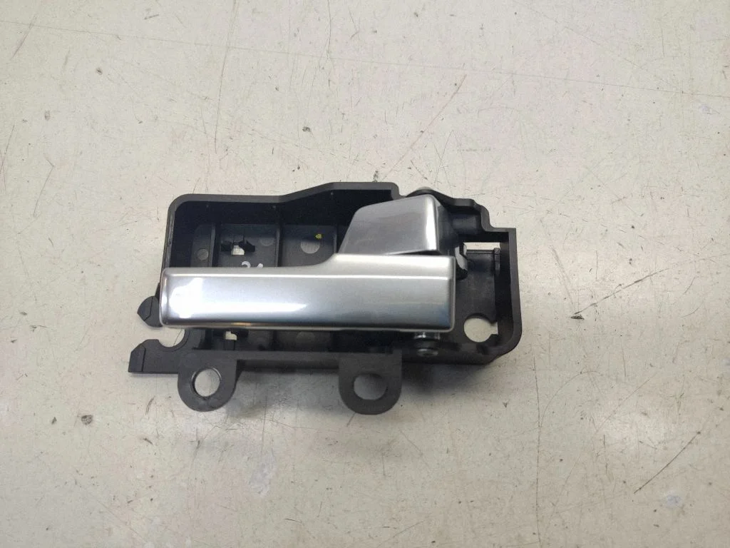 Rear door interior handle 3M51R22600