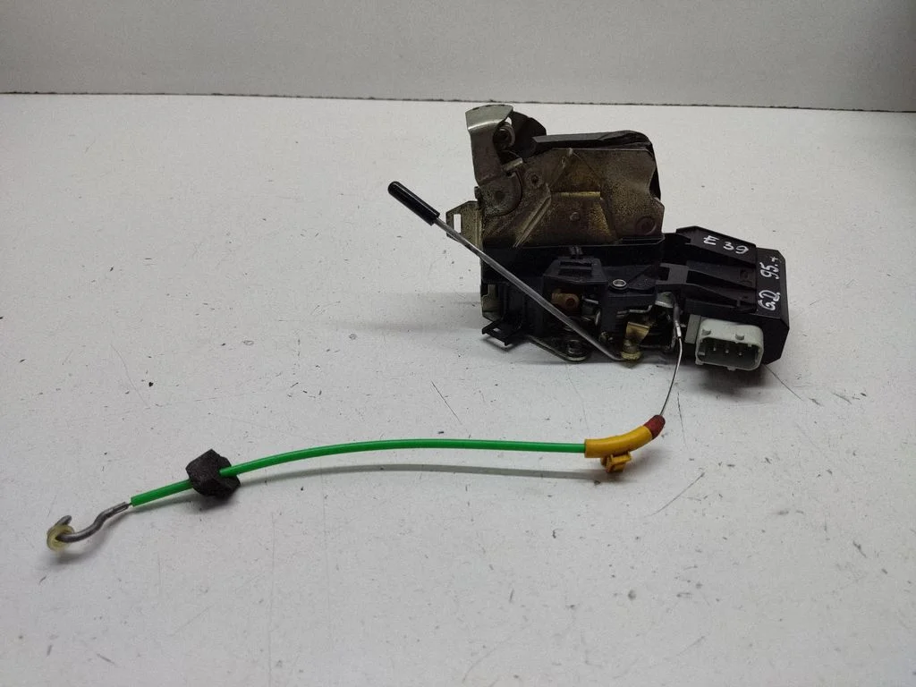 Rear door lock 8166246