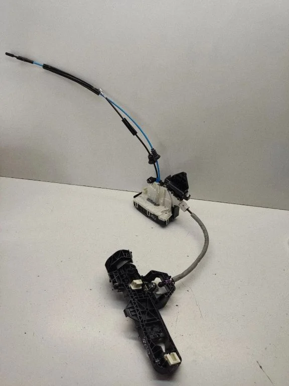 Rear door lock – Mercedes-Benz C-Class AMG W204 (2007-2014)