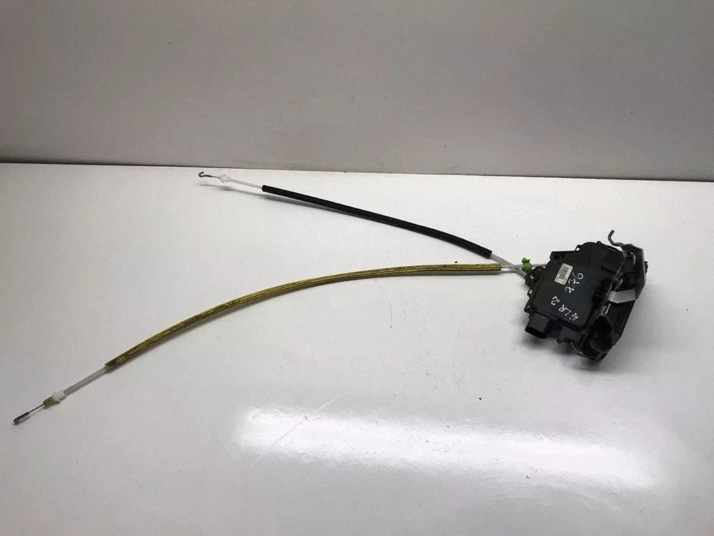 Rear door lock 4B0839015G