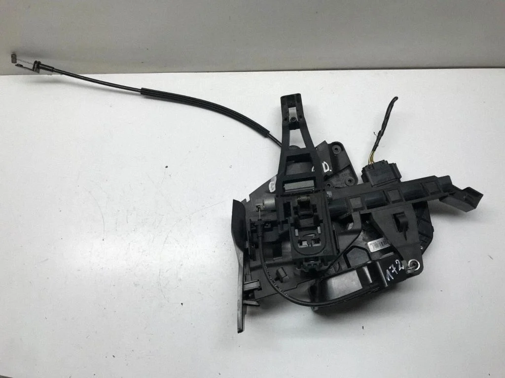 Tagaukse lukk – Ford Focus C-MAX (2003-2010)