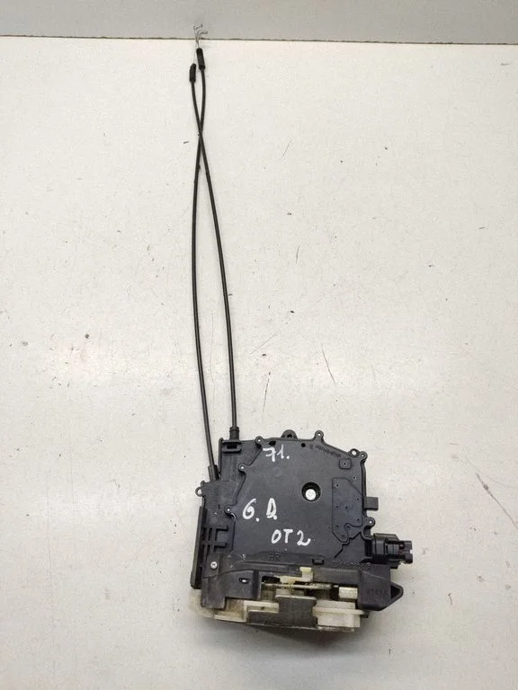 Rear door lock – rear right