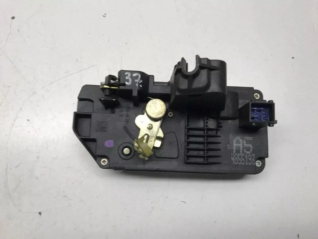 Rear door lock 4855193