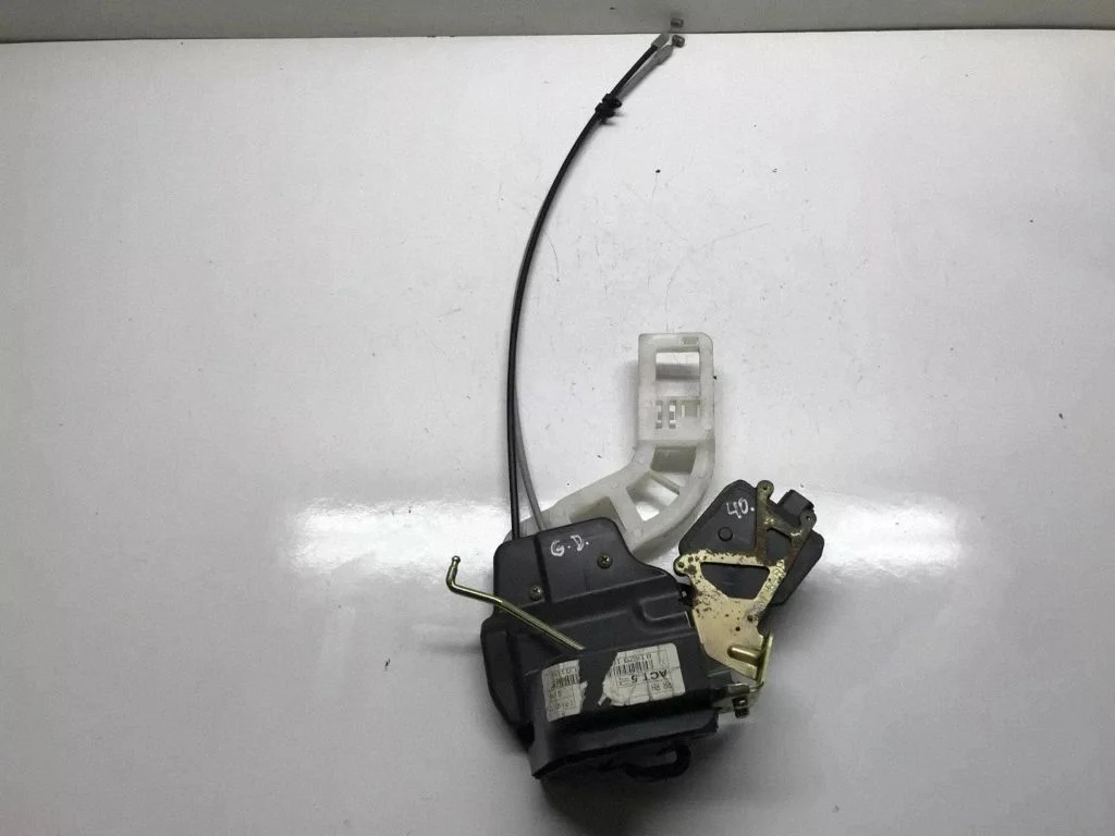 Rear door lock – KIA Sportage (2005-2010)