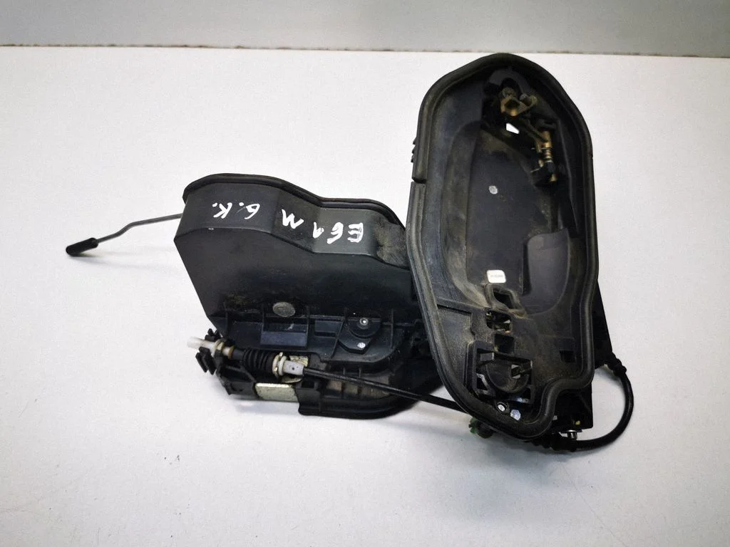 Rear door lock 7167075