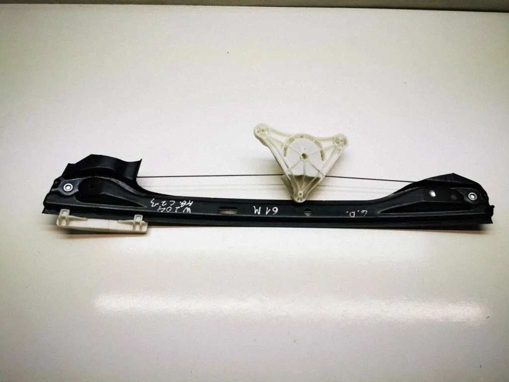 Rear window lifting mechanism without motor – right