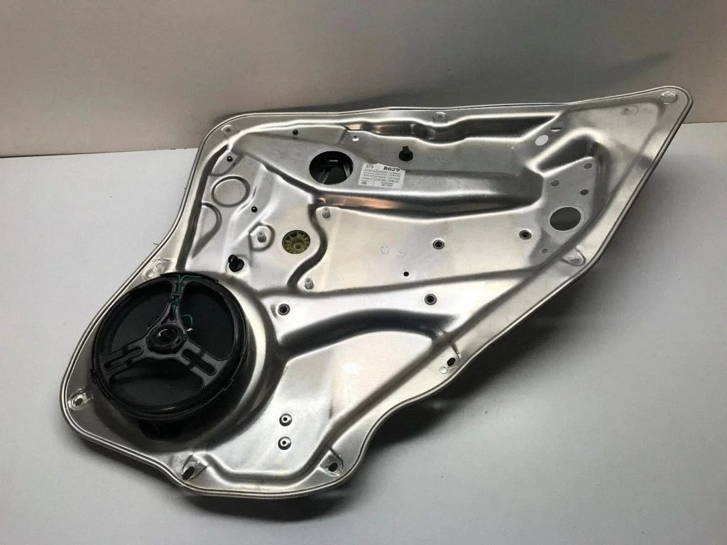 Rear window lifting mechanism without motor – Mercedes-Benz C-Class AMG W204 (2007-2014)