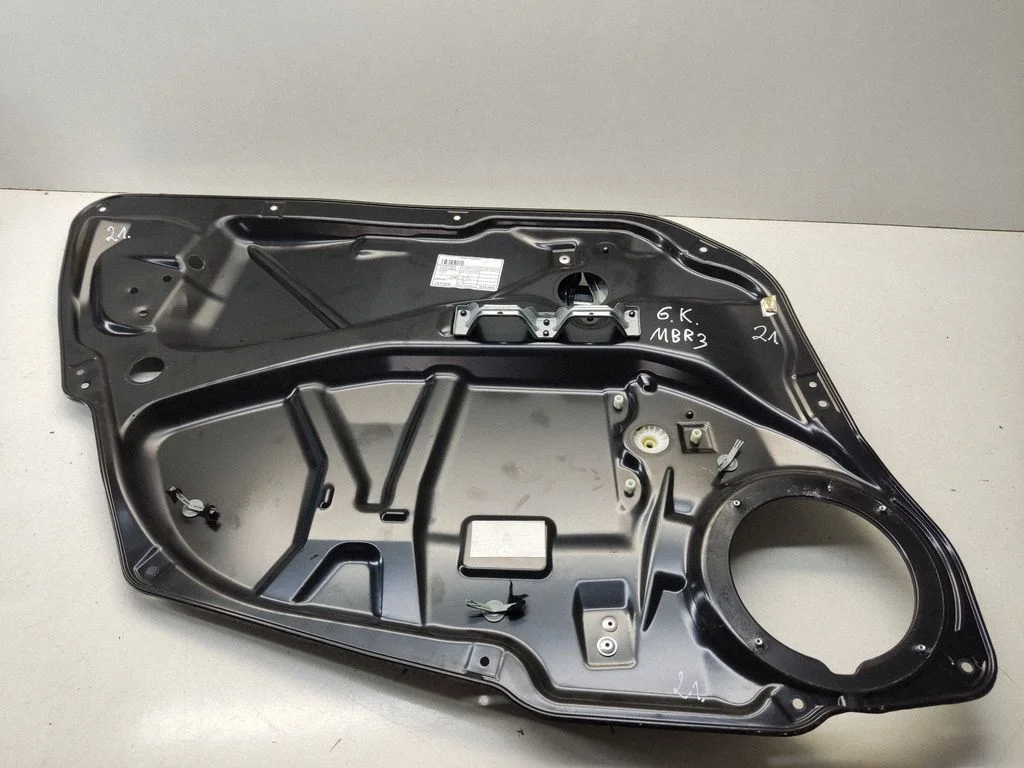 Rear window lifting mechanism without motor – Mercedes-Benz R-Class W251 (2005-2013)