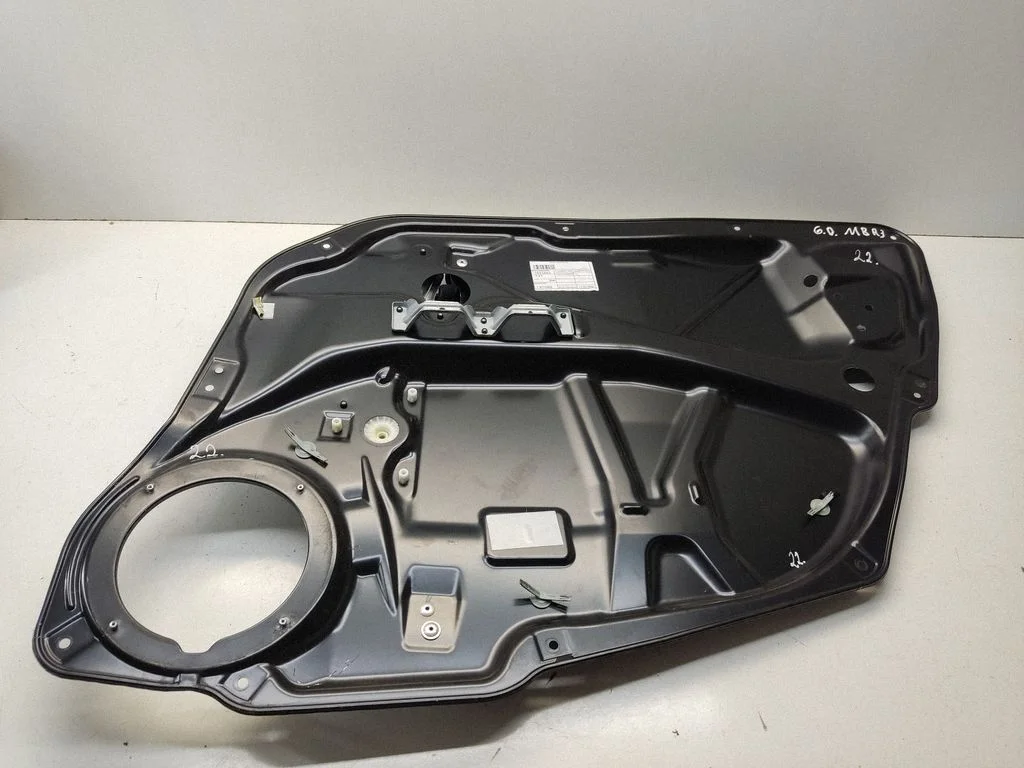 Rear window lifting mechanism without motor – Mercedes-Benz R-Class W251 (2005-2013)