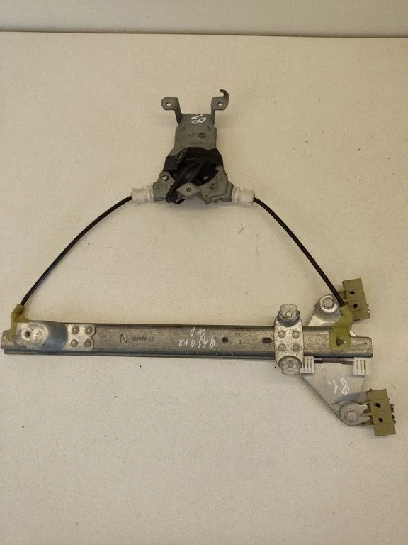Rear window lifting mechanism without motor 120870Y