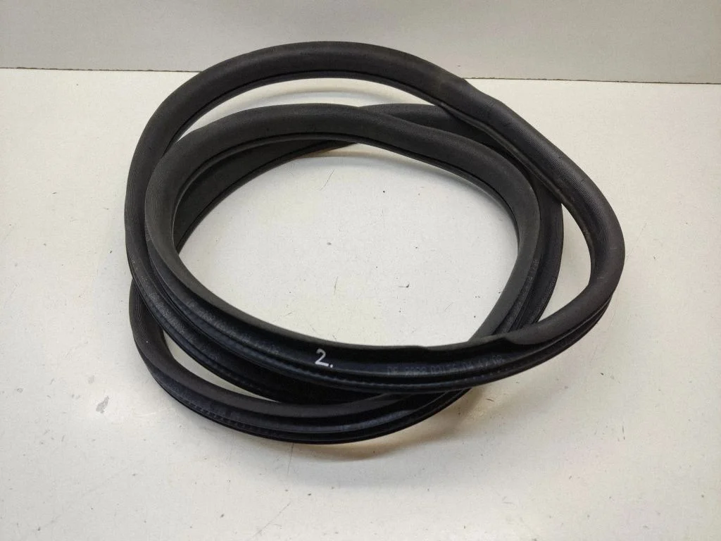 Tagaukse tihend (kere pool) – Mercedes-Benz ML-klass W164 (2005-2011)
