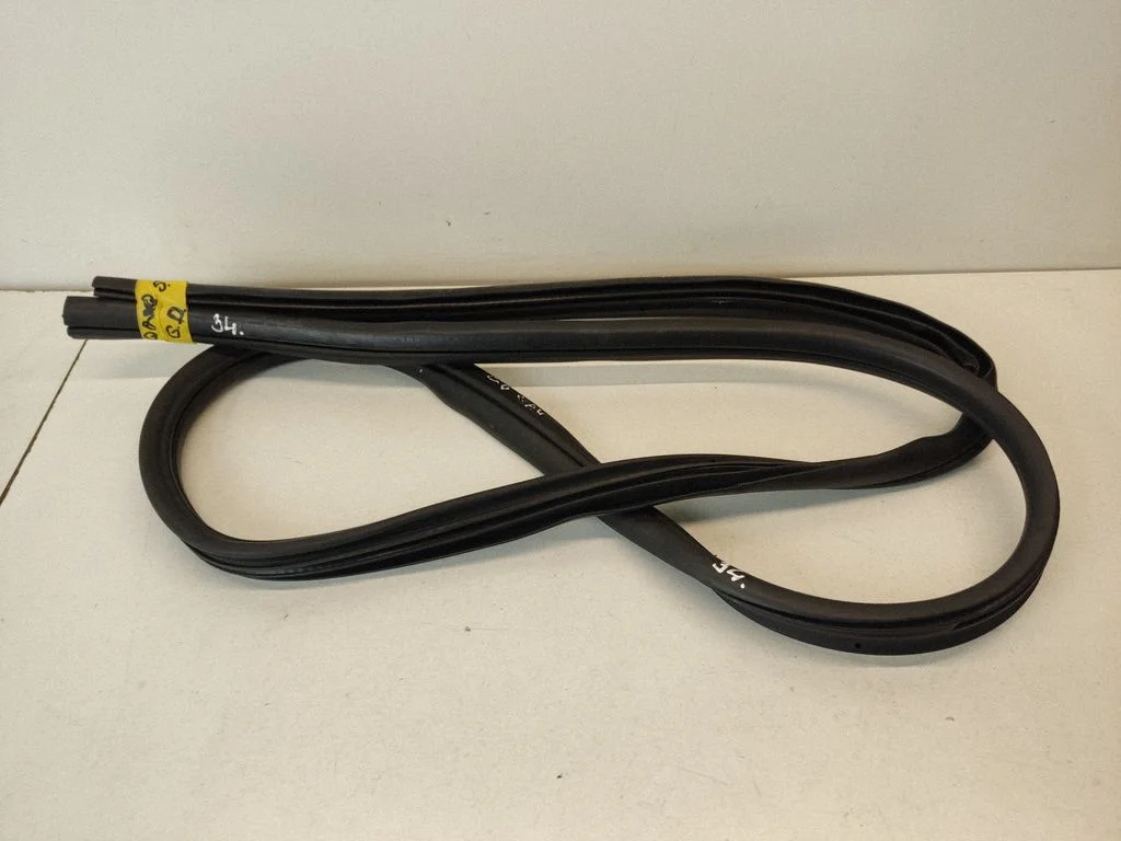 Rear door rubber seal (on body) – Nissan Qashqai+2 (2008-2010)