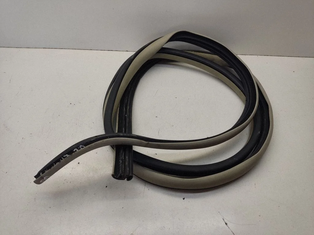 Rear door rubber seal (on body) – Chrysler Grand Voyager V (2007-2015)