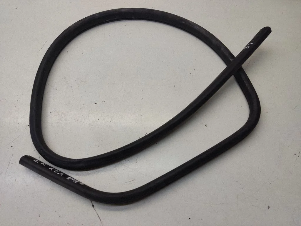 Rear door rubber seal (on body) – Chrysler Grand Voyager V (2007-2015)