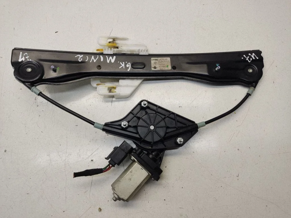 Rear door window regulator with motor – Mini Cooper Countryman R60 (2011-2016)