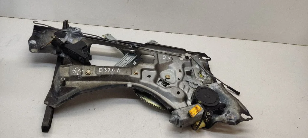 Rear door window regulator with motor – BMW 7 Series E32 (1986-1994)