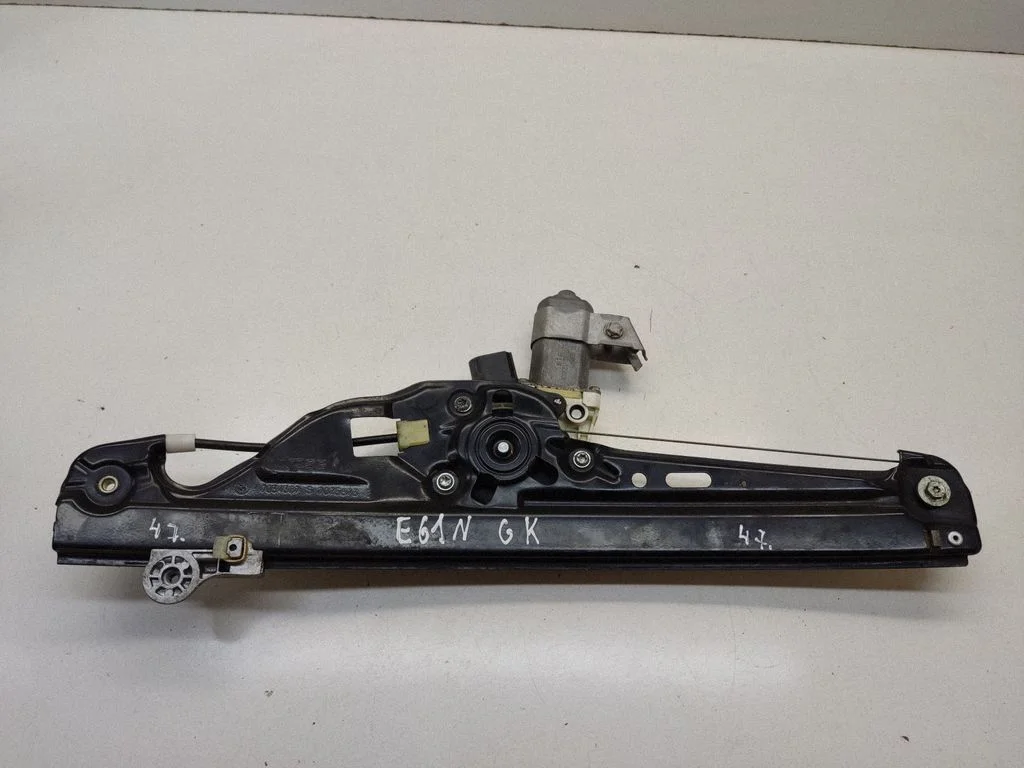Rear door window regulator with motor – BMW 5 Series E60 E61 (2004-2010)