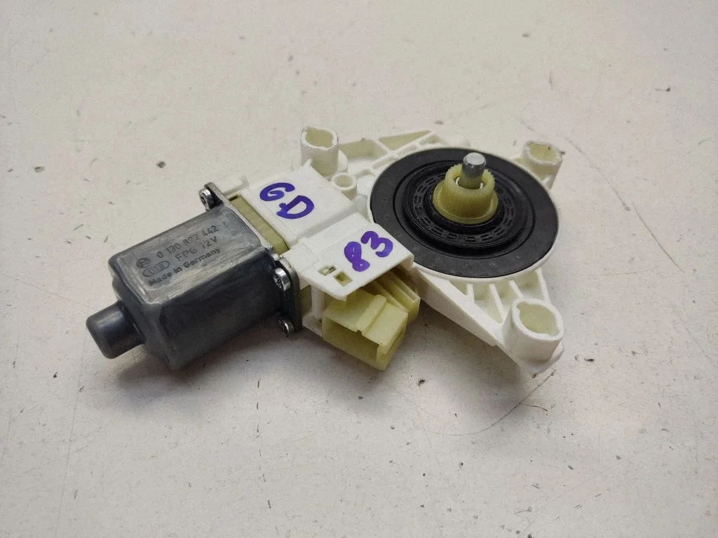 Rear door window regulator motor 0130822442
