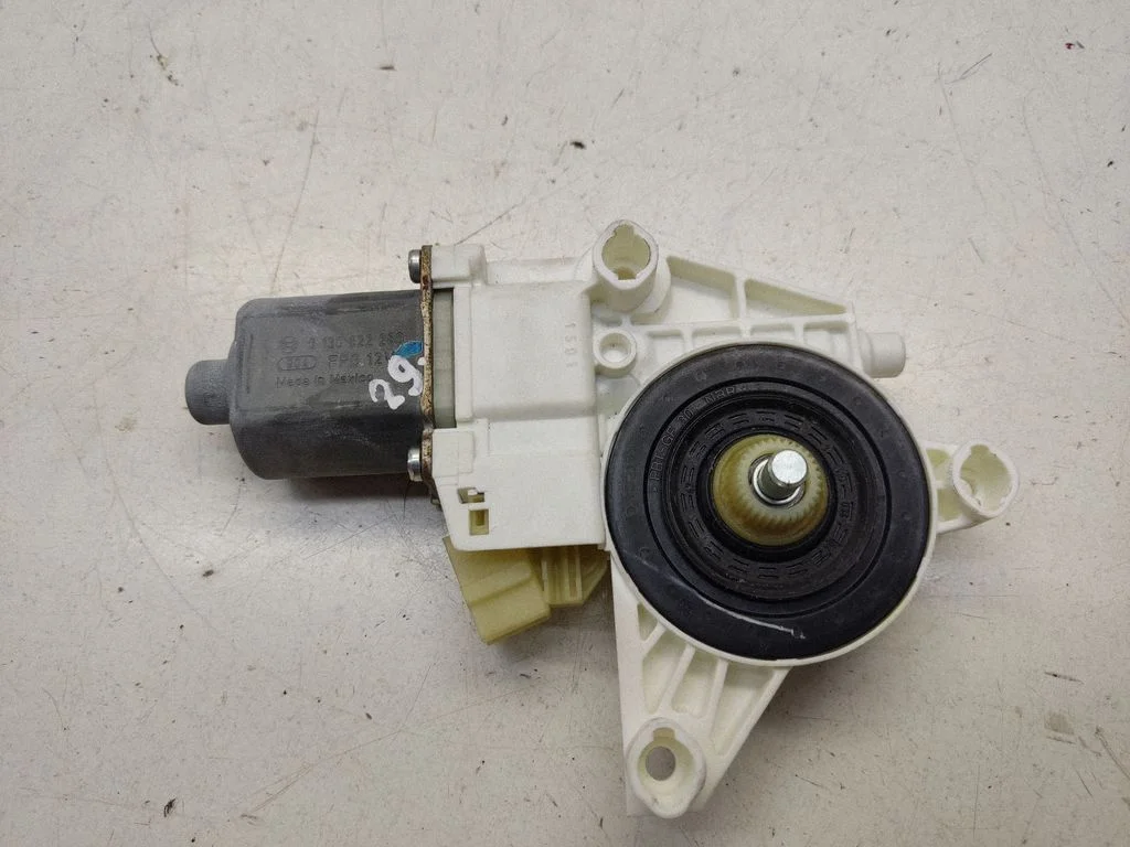 Rear door window regulator motor A2518200208