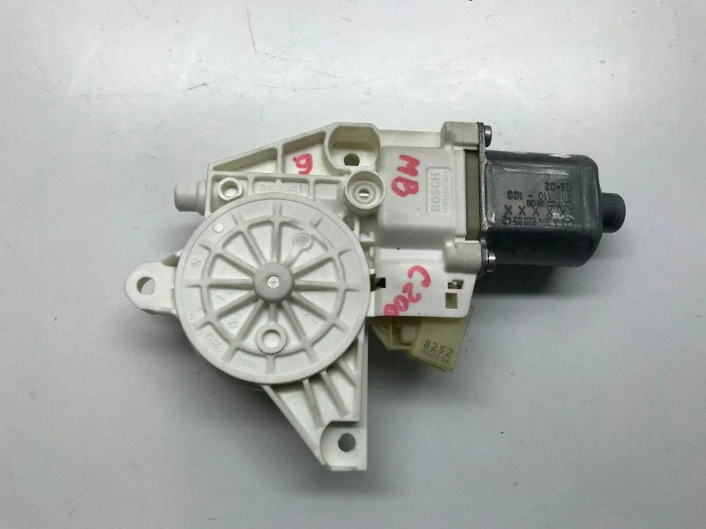 Rear door window regulator motor – Mercedes-Benz C-Class AMG W204 (2007-2014)