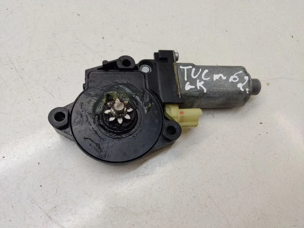 Rear door window regulator motor – rear left