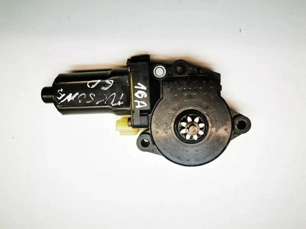 Rear door window regulator motor 834602E000