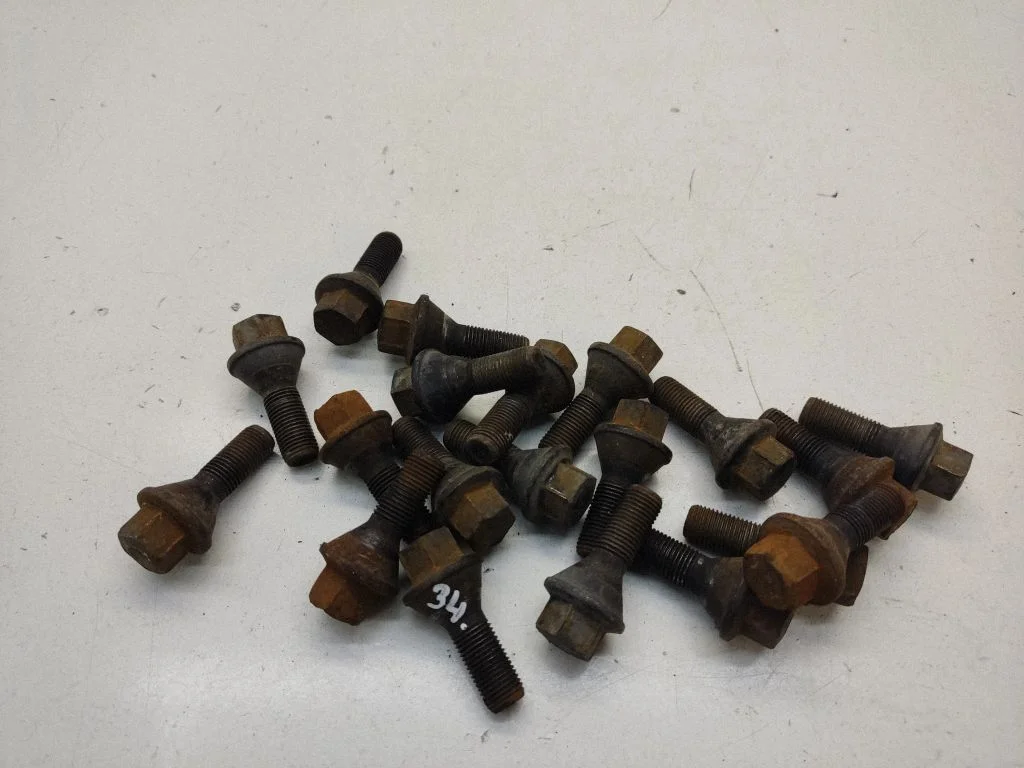 Nuts/bolts