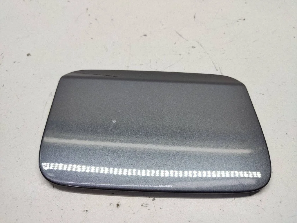 Fuel tank cap – rear