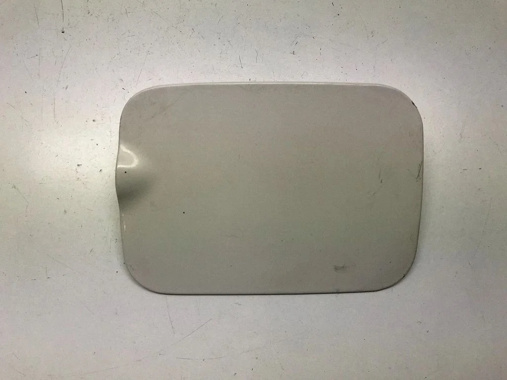Fuel tank cap – rear