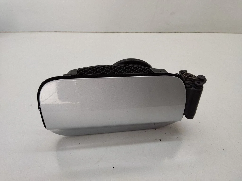 Klapka wlewu paliwa – BMW Seria 5 F10 F11 (2009-2016)