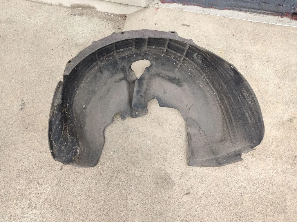 Rear arch fender liner splash guards – rear right