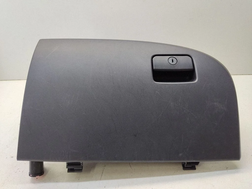 Glove box 8006A021