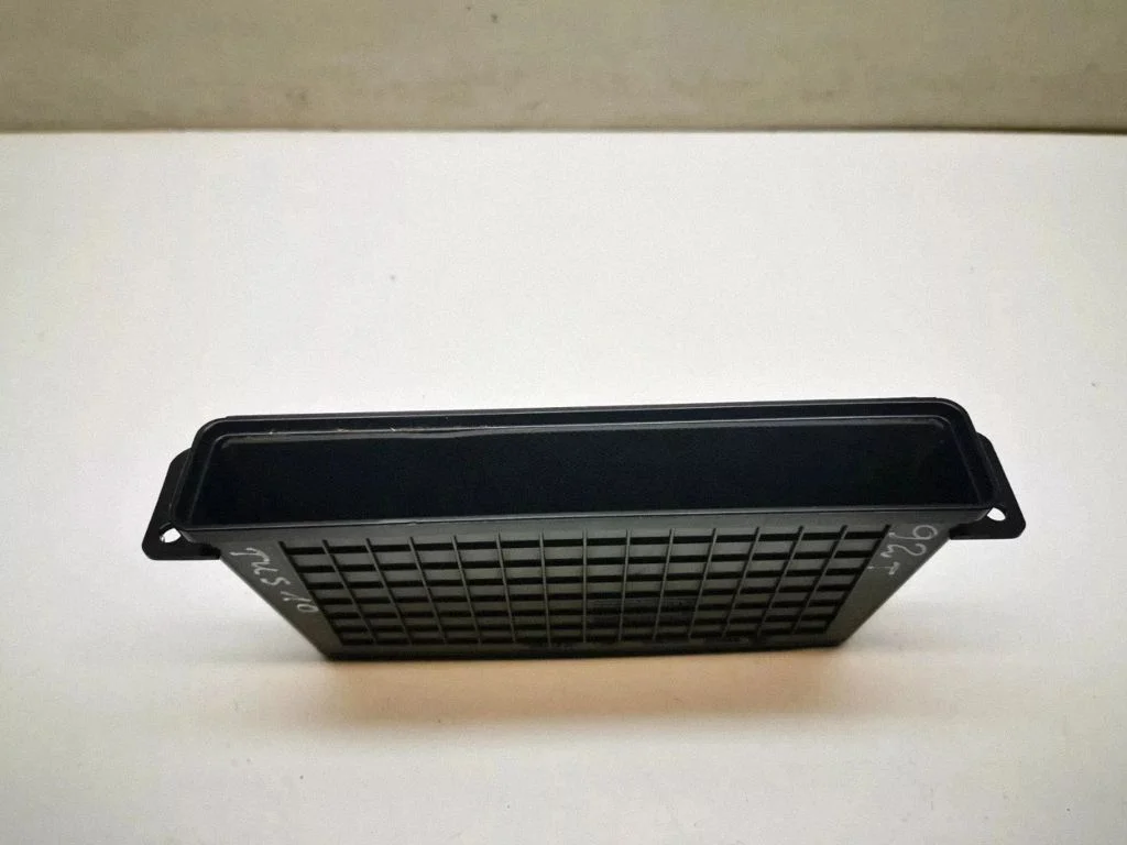 Glove box 847422E100