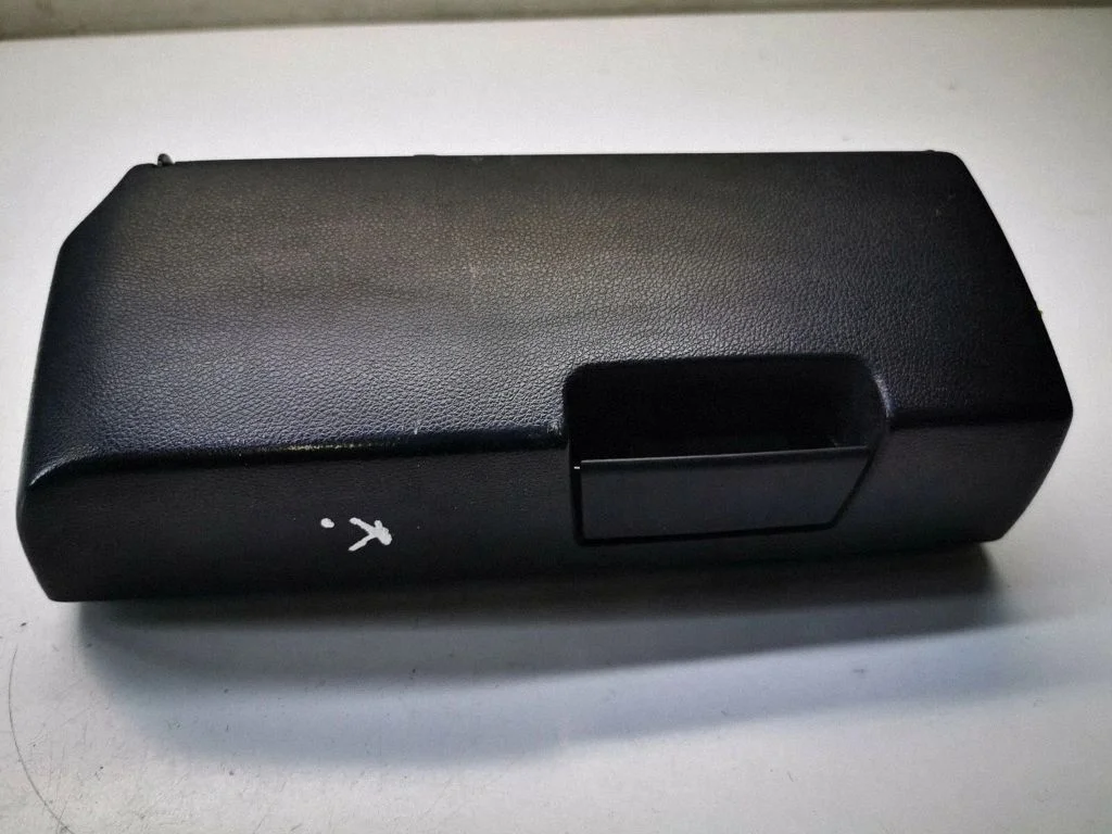 Glove box A2128100304